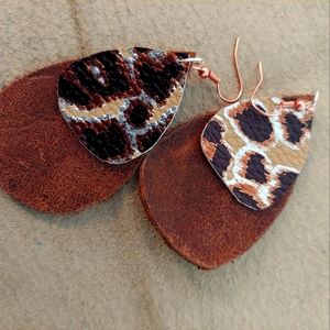 Leather earrings